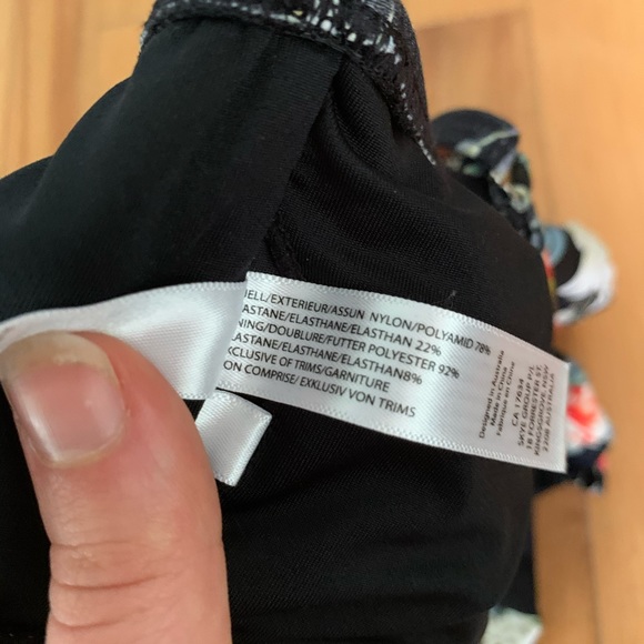 3/20$ Azura Australia-Bikini Top-Black and Floral - Picture 6 of 7